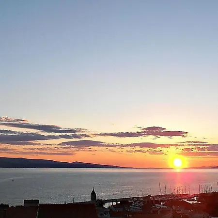 Strandnahe Mit Tollem Ausblick By Interhome Baška Voda