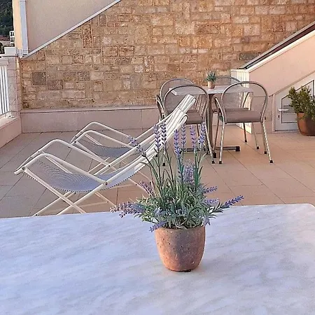 Strandnahe Mit Tollem Ausblick By Interhome Baška Voda