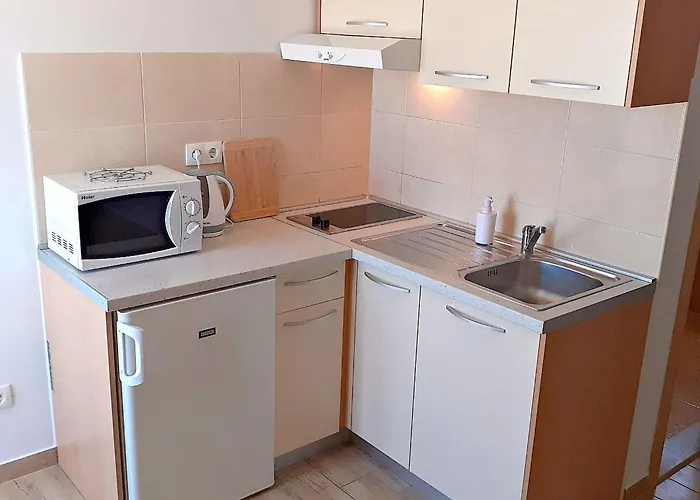 Strandnahe Mit Tollem Ausblick By Interhome Apartman Baška Voda