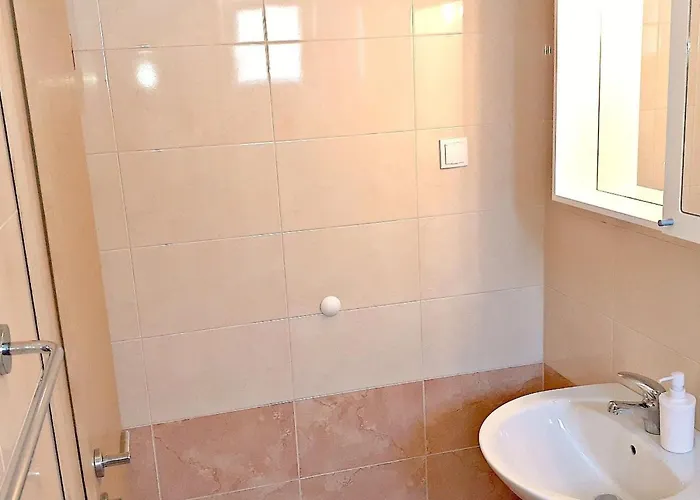 Strandnahe Mit Tollem Ausblick By Interhome Baška Voda