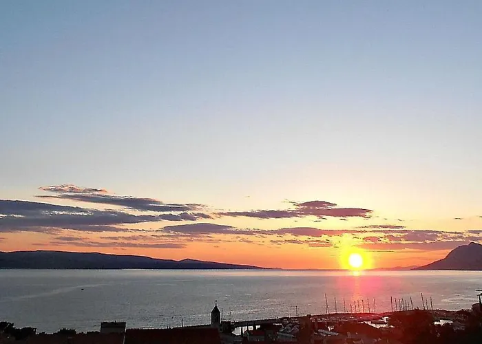 Strandnahe Mit Tollem Ausblick By Interhome Baška Voda