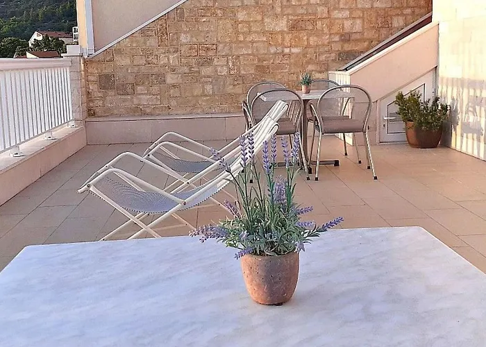 Strandnahe Mit Tollem Ausblick By Interhome Baška Voda