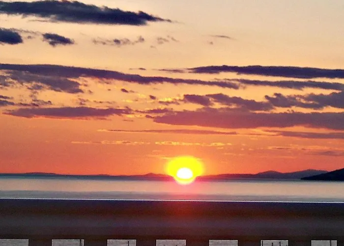 Strandnahe Mit Tollem Ausblick By Interhome Apartman Baška Voda